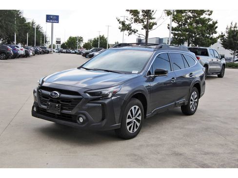 Used 2024 Subaru Outback Premium AWD/4WD image 3