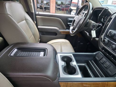 Used 2017 GMC Sierra 1500 SLT w/ SLT Premium Package AWD/4WD image 8