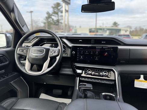 Used 2025 GMC Sierra 1500 Denali image 12