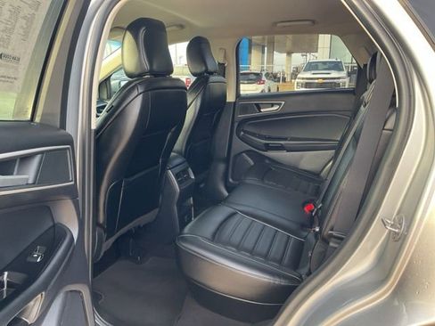 Used 2020 Ford Edge SEL image 25