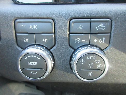 New 2026 GMC Sierra 1500 Elevation w/ Elevation Premium Package AWD/4WD image 19