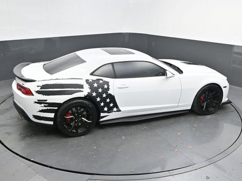 Used 2014 Chevrolet Camaro SS w/ SS Performance Package image 33