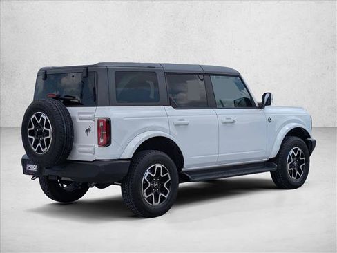 Used 2025 Ford Bronco Outer Banks AWD/4WD image 5