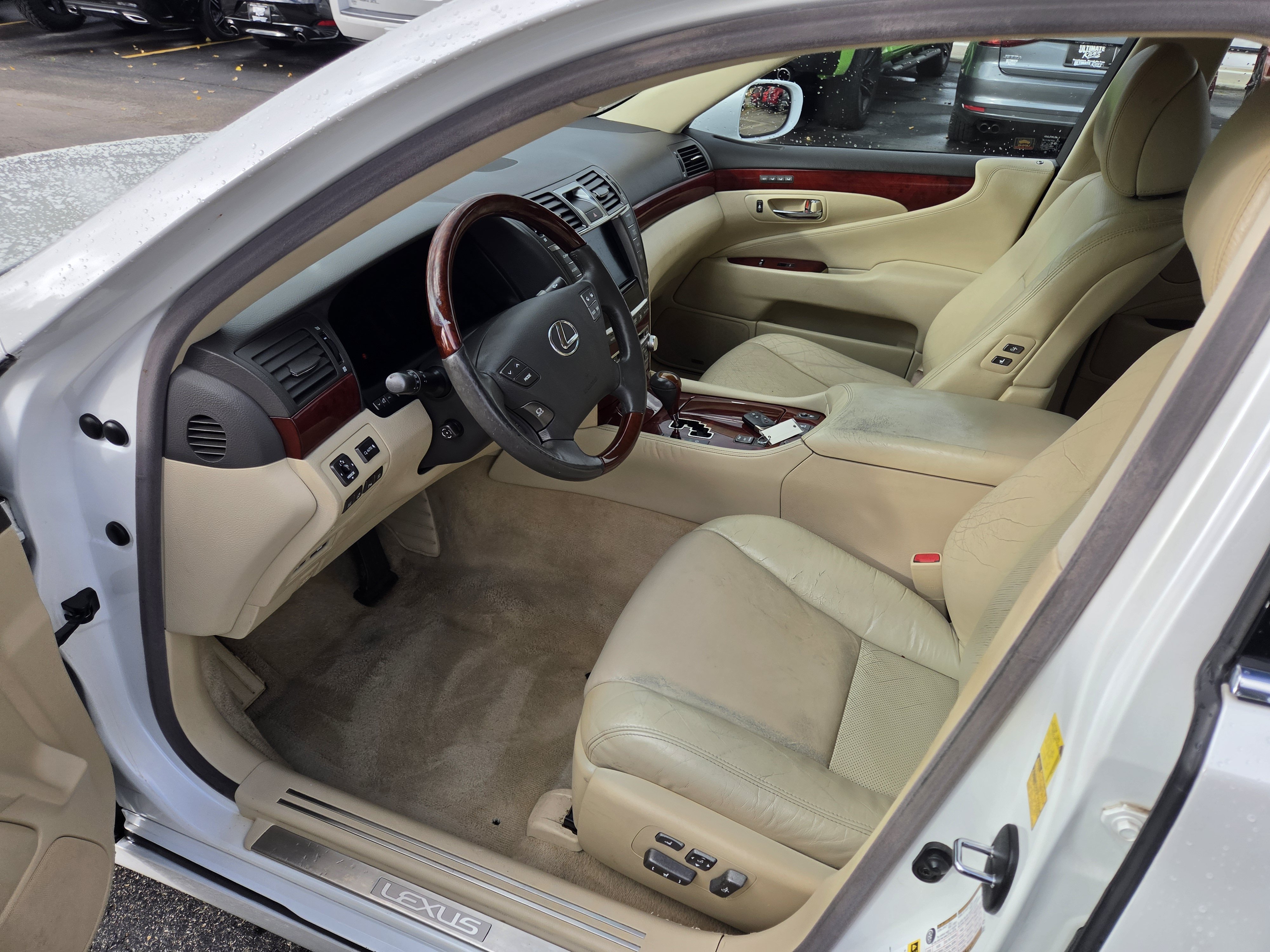 Used 2011 Lexus LS 460 AWD w/ Luxury Value Edition image 4