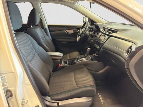 Used 2018 Nissan Rogue SV w/ Premium Package AWD/4WD image 16