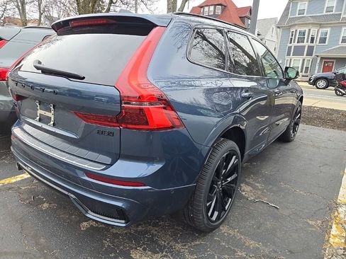 New 2026 Volvo XC60 B5 Ultra w/ Protection Package Premier image 4