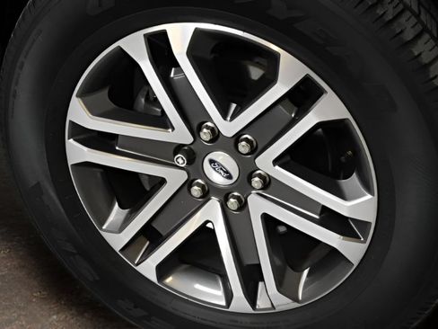 Used 2022 Ford F150 XL w/ STX Appearance Package RWD image 6