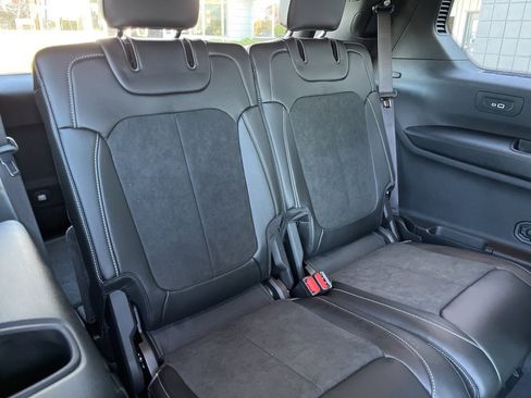 New 2025 Jeep Grand Cherokee L Altitude image 35