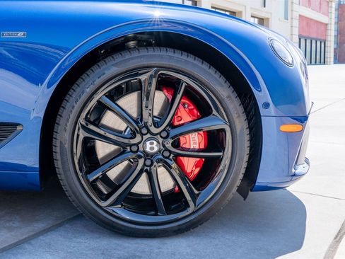 Used 2024 Bentley Continental GT V8 image 4