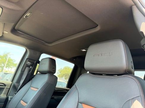 Used 2024 GMC Sierra 2500 AT4 w/ AT4 Preferred Package AWD/4WD image 12