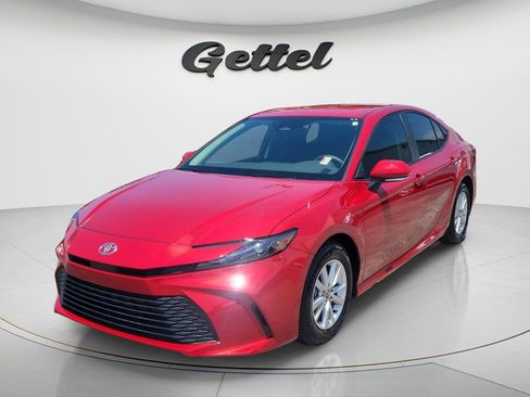 Used 2025 Toyota Camry LE w/ Convenience Package FWD image 1