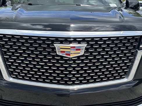 Certified 2024 Cadillac Escalade ESV Premium Luxury w/ Performance Package AWD/4WD image 8