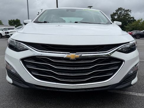 Used 2025 Chevrolet Malibu LT FWD image 2