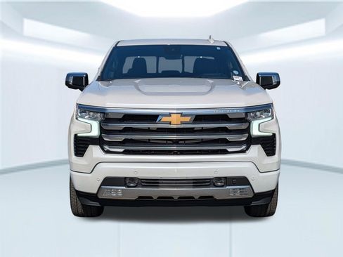Used 2024 Chevrolet Silverado 1500 High Country w/ Technology Package AWD/4WD image 10