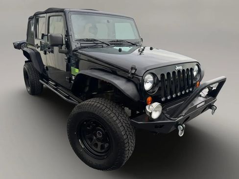 Used 2007 Jeep Wrangler Unlimited X w/ Dual Top Group AWD/4WD image 2