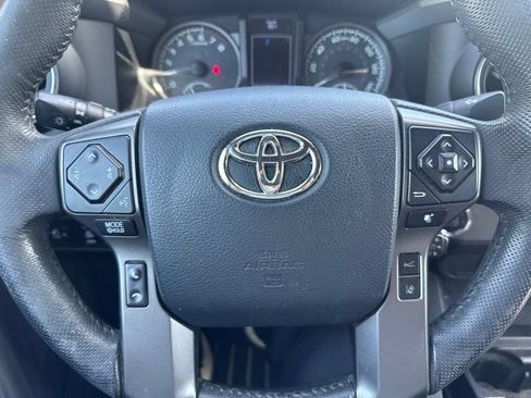 Used 2018 Toyota Tacoma TRD Sport RWD image 14