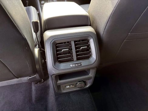 Used 2022 Volkswagen Tiguan SEL R-Line image 32