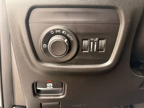 Used 2021 Jeep Grand Cherokee L Laredo image 25