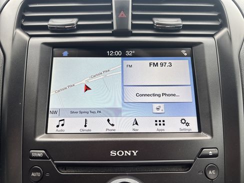 Used 2019 Ford Fusion Titanium image 3