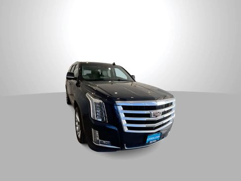 Used 2019 Cadillac Escalade Premium Luxury image 2