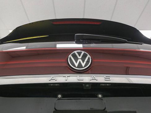 Certified 2024 Volkswagen Atlas SEL Premium R-Line AWD/4WD image 15