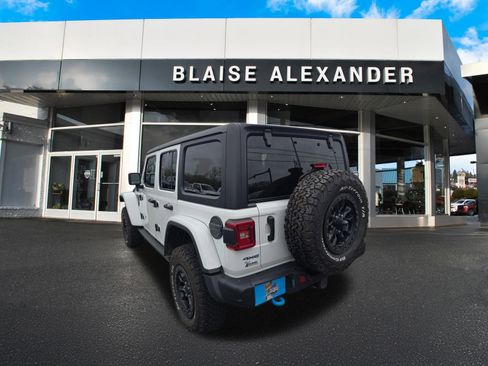 Used 2023 Jeep Wrangler Unlimited Rubicon 4xe AWD/4WD image 7
