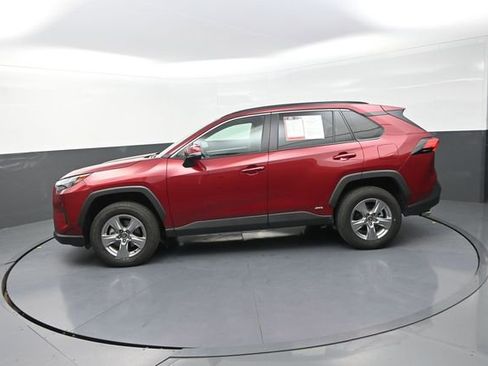 Used 2025 Toyota RAV4 XLE AWD/4WD image 41