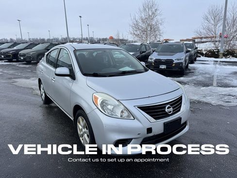 Used 2014 Nissan Versa SV w/ Convenience Package image 1