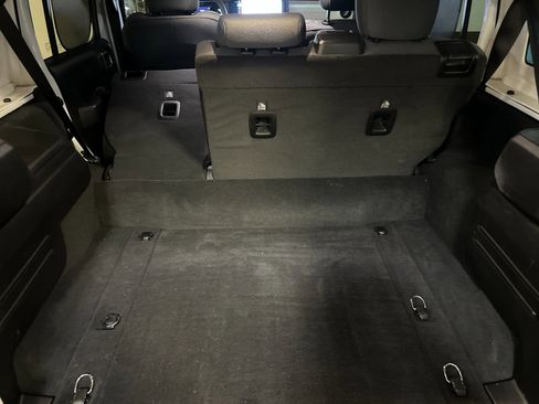 Used 2024 Jeep Wrangler Unlimited w/ LED Headlamp & Fog Lamp Group image 14