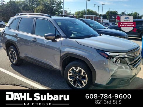 Used 2025 Subaru Forester Premium AWD/4WD image 1