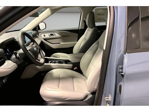 New 2026 Ford Explorer Active w/ Active Comfort Package AWD/4WD image 12