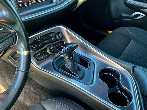 Used 2018 Dodge Challenger SXT image 13