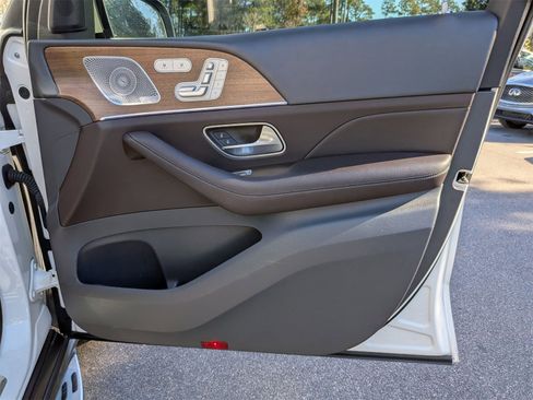 Used 2020 Mercedes-Benz GLS 450 4MATIC image 38