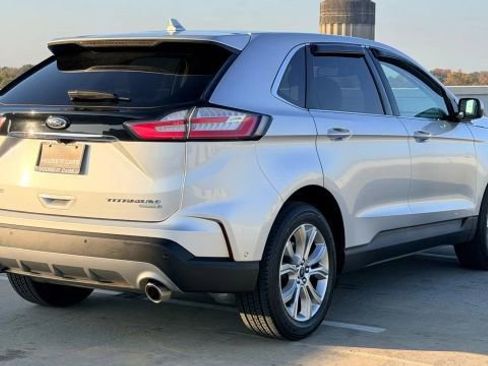 Used 2019 Ford Edge Titanium w/ Equipment Group 301A image 7
