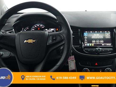 Used 2020 Chevrolet Trax LS FWD image 5