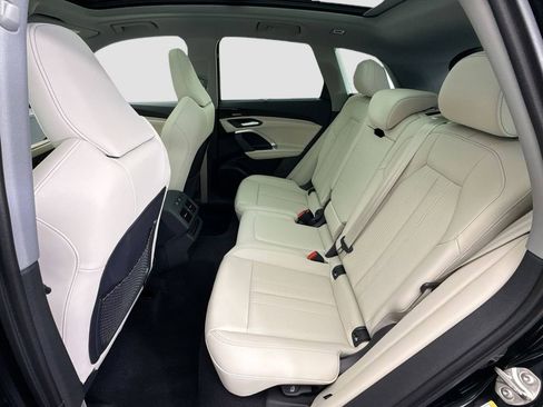 Used 2025 Audi Q5 Premium Plus w/ Premium Plus AWD/4WD image 21