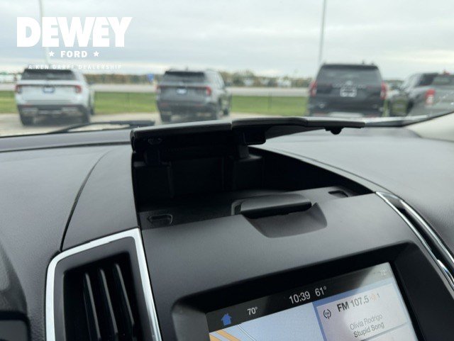 Used 2017 Ford Edge Titanium w/ Equipment Group 301A AWD/4WD image 22