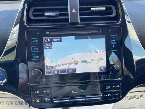 Used 2017 Toyota Prius Three FWD image 15