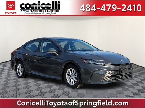 Certified 2025 Toyota Camry LE image 1