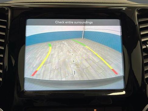 Used 2021 Jeep Cherokee Limited AWD/4WD image 17