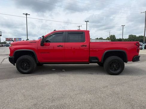 Used 2025 Chevrolet Silverado 2500 ZR2 AWD/4WD image 11