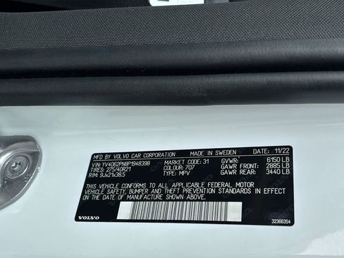 Certified 2023 Volvo XC90 B6 Plus image 34