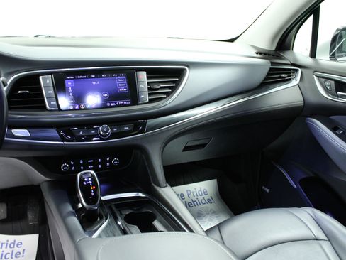 Used 2021 Buick Enclave Premium w/ Sun and Sites Package image 20