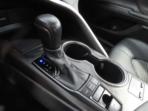 Used 2022 Toyota Camry SE w/ Cold Weather Package AWD/4WD image 27