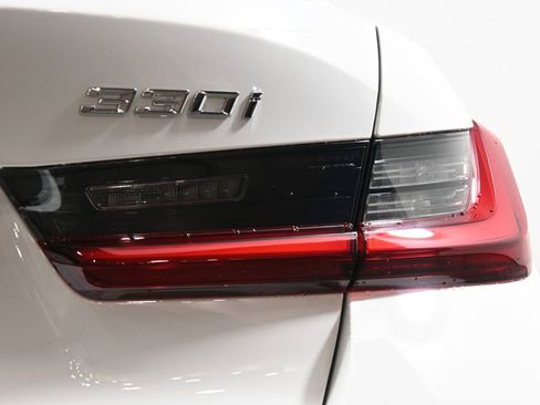 New 2026 BMW 330i xDrive Sedan w/ Convenience Package AWD/4WD image 13