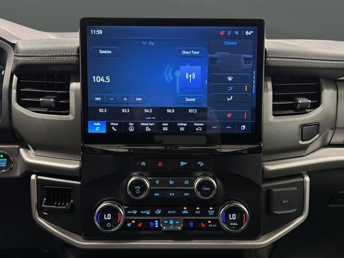 Used 2024 Ford Expedition Max XLT image 12