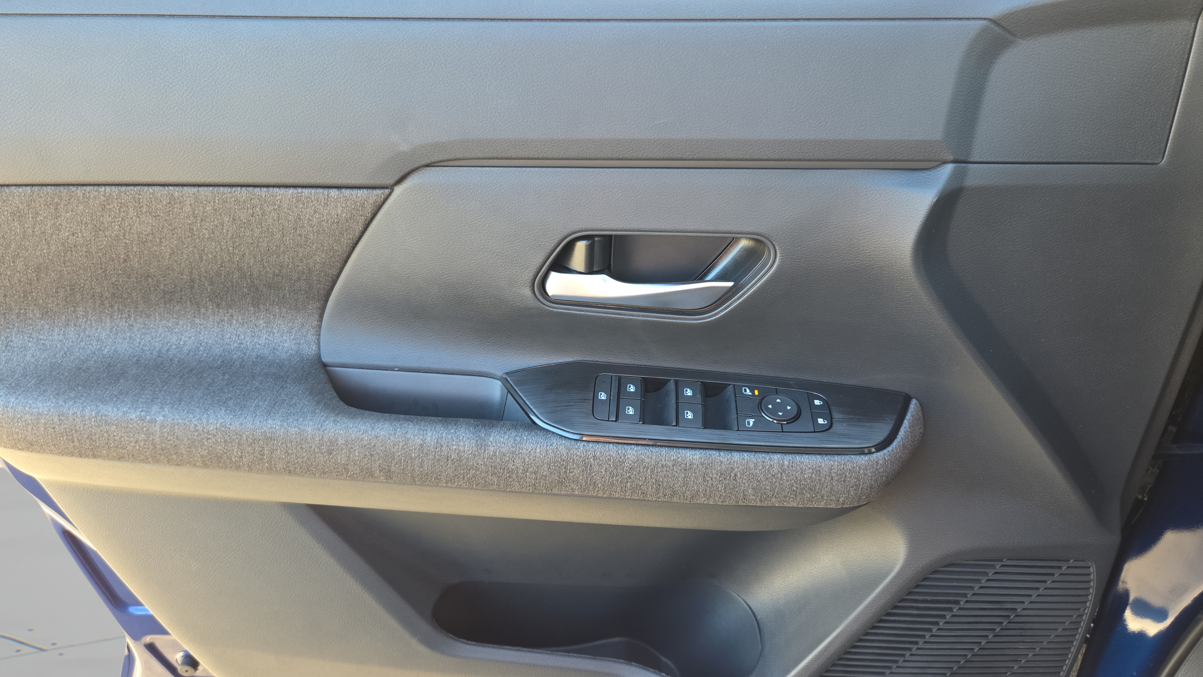 Used 2026 Nissan Kicks SV FWD image 30
