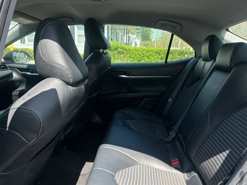 Used 2019 Toyota Camry SE image 17