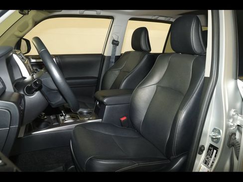 Used 2023 Toyota 4Runner Limited AWD/4WD image 28