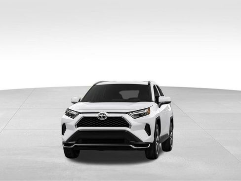 New 2025 Toyota RAV4 SE image 18